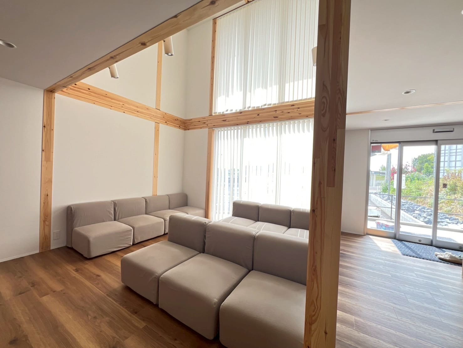 トップ画像メインビジュアル02